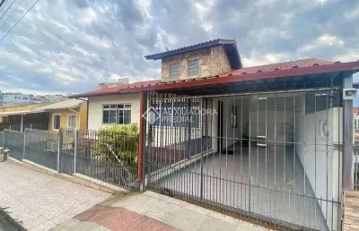 Casa com 4 quartos à venda na rua vidal gregório pereira, 226, jardim atlântico, florianópolis, 200 m2 por r$ 1.499.000