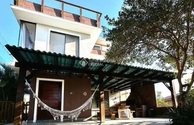 Casa com 3 quartos à venda na maria francisca roque, 110, praia da gamboa, garopaba, 260 m2 por r$ 1.490.000