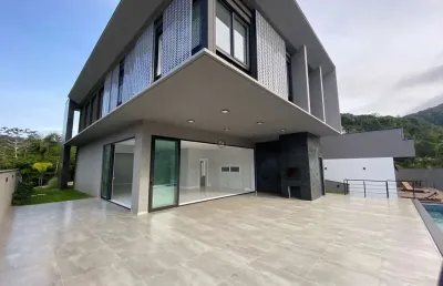 Casa em condomínio fechado com 4 quartos à venda na avenida das arapongas, 1265, ariribá, balneário camboriú por r$ 7.500.000