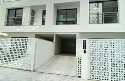 Casa em condomínio fechado com 3 quartos à venda na rua 3850, 4005, barra sul, balneário camboriú por r$ 3.800.000