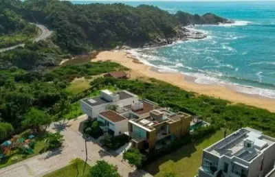 Terreno em condomínio fechado à venda na avenida rodesindo pavan, 7201, praia do estaleirinho, balneário camboriú por r$ 5.500.000