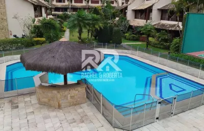Linda casa em condomínio com infra estrutura de clube