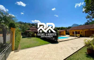 Magnífica casa linear em condomínio no parque do imbuí