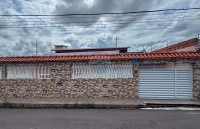 Vende casa com 2 quartos (1 suíte) + um apartamento no conj ajuricaba