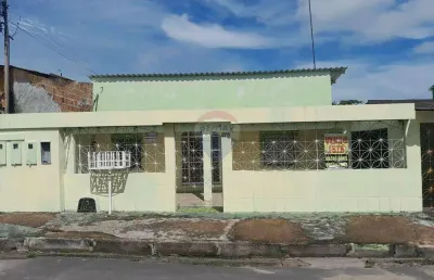 Oportunidade única: 4 casas independentes em terreno de 12x25