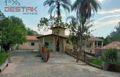 Casa a venda no caxambu, imovel em amplo terreno com fins comerciais ou residenciais.