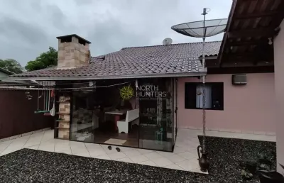Casa averbada no bairro joão costa com área construída de 157m²