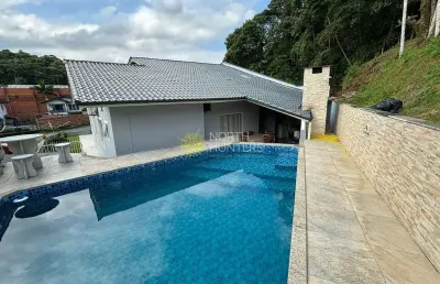 Casa com 3 quartos à venda na Rua Lindóia, Glória, Joinville