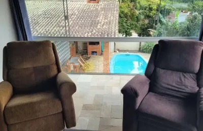Casa com 5 dormitórios à venda, 245 m² por r$ 980.000,00 - iririú - joinville/sc