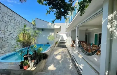 Casa averbada com 4 dormitórios à venda, 325 m² - iririú