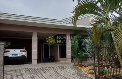 Casa à venda no bairro vila nova, estuda permuta em piçarras e barra velha.