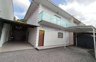 Casa com 3 quartos para alugar na Rua Padre Bernardo, Nova Brasília, Joinville
