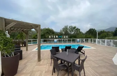 Apartamento garden com 2 dormitórios 1 suíte na praia de palmas em gov. celso ramos-sc