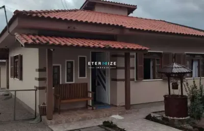 Casa com 3 dormitórios no bairro areais de baixo em governador celso ramos-sc