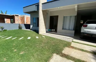 Casa com 02 dormitórios em rua tranquila no bairro fazenda da armação em gov. celso ramos-sc