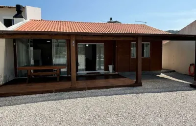 Casa em palmas do arvoredo - conforto e espaço a poucos metros da praia