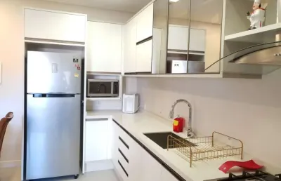 Apartamento garden 02 quartos mobiliado à venda no residencial miss saravejo na praia de palmas em governador celso ramos - santa catarina.