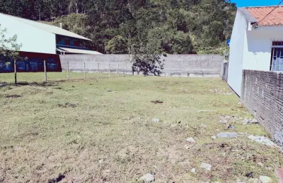 Terreno com 360m2 em localização privilegiada, a venda no bairro fazenda da armação governador celso ramos santa catarina