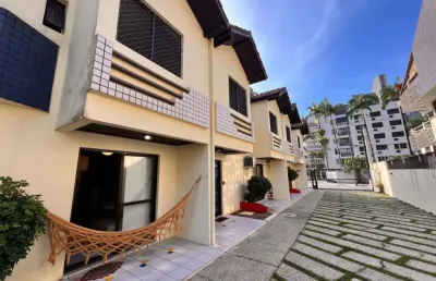 Casa em condomínio fechado com 3 quartos à venda na Avenida Paranaguá, Centro, Matinhos