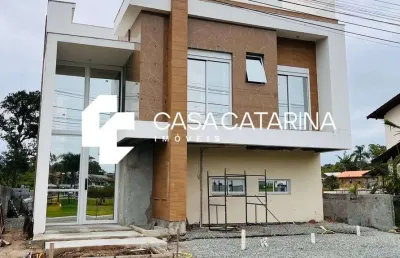 Casa com 4 quartos à venda em iperoba, são francisco do sul  por r$ 2.700.000