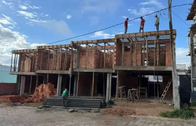 Casa com 3 quartos à venda no itacolomi, balneário piçarras  por r$ 630.000