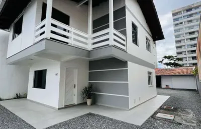Casa com 4 quartos à venda no gravata, navegantes  por r$ 1.600.000