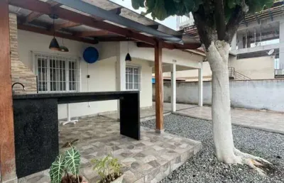 Casa com 3 quartos para alugar no gravata, navegantes  por r$ 3.800