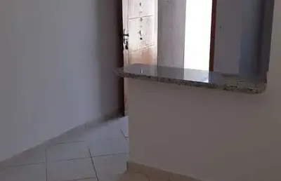 Casa com 2 quartos para alugar no jardim regente, indaiatuba  por r$ 2.500