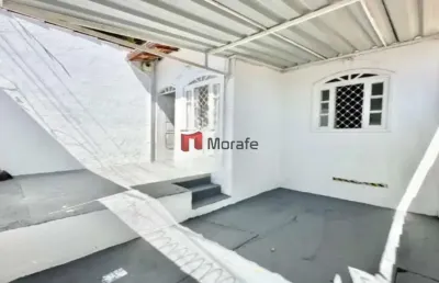 Casa com 2 quartos para alugar no heliópolis, belo horizonte  por r$ 1.900