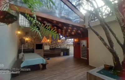 São 2 casas interligadas região pedro doll  255 metros