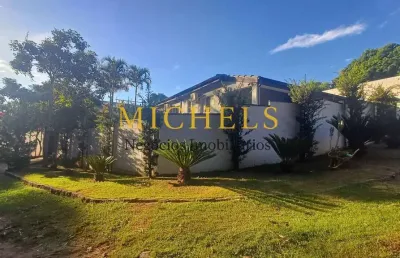 Casa térrea com piscina e energia solar no terras de itaici