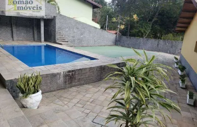 Um refúgio no meio da natureza com toda a comodidade de uma casa bem estruturada
