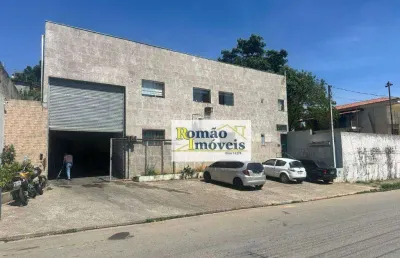 Galpão industrial à venda com fácil acesso a rodovia.