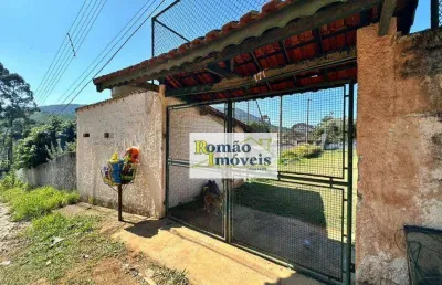 Oportunidade única: área totalmente plana e gramada - possui edícula (necessita de reforma)