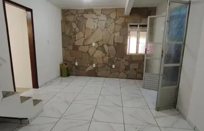 Casa com 2 quartos para alugar na Rua Athayde Seixas, Garcia, Salvador