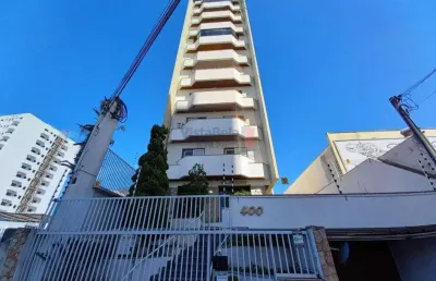Excelente apto p/ locação no centro de tté, com 3 dorm, sendo 1 suite e 2 vagas cobertas.