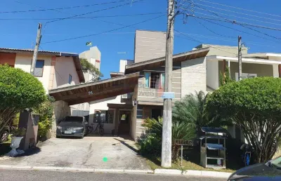 Viva o sonho no jardim das hortências: sobrado com 4 quartos, sendo 2 e piscina