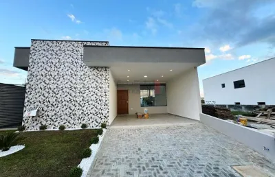 Linda casa térrea a venda no condomínio vale dos cristais!