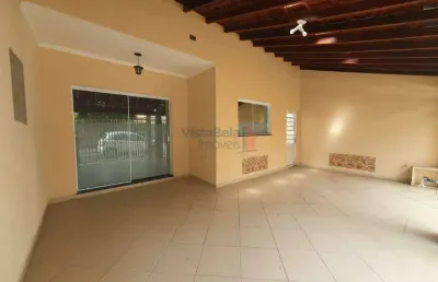 Excelente casa com 03 dorm.sendo 1 suite. próxima a praça sta terezinha - desocupação prevista: 18/09/25