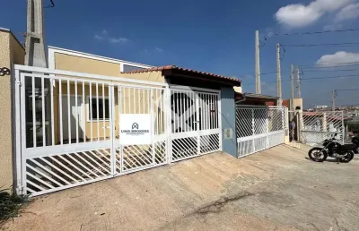 Casa à venda com 35m2 // iptu isento , 1 dormitório, 1 banheiro, vaga de garagem, jardim camila, so