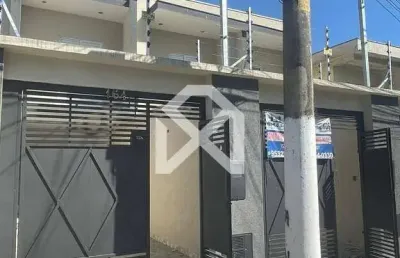Sobrado à venda com 120m, 3 dormitórios, 1 suíte, 2 vagas de garagem, quintal, ponte rasa/limoeiro,