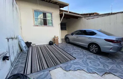 Casa geminada de três quartos na melhor localização do santa mônica