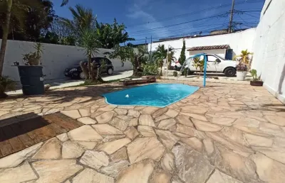 Casa plana de três quartos no bairro são joão batista
