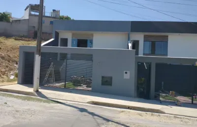 Casa de três quartos no bairro santa maria em vespasiano