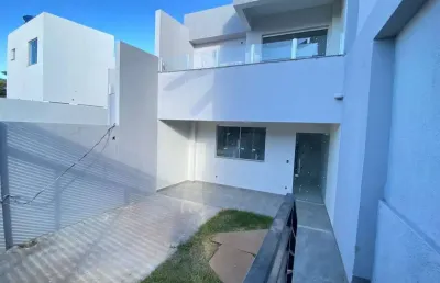 Casa geminada individual de dois quartos no bairro céu azul