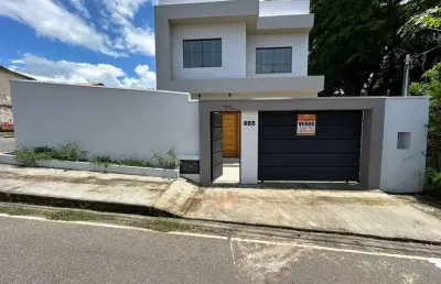 Casa de alto padrão com 04 quartos no conjunto ovídio guerra