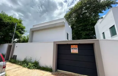 Casa de alto padrão com 04 quartos no conjunto ovídio guerra