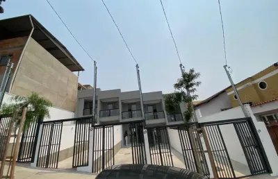 Casa geminada com entrada independente no bairro jardim guanabara!