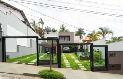 Casa de alto padrão em condomínio no bairro planalto