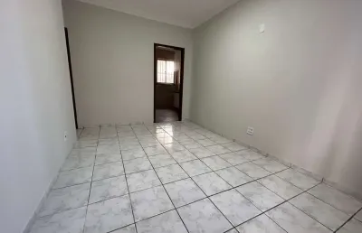 Área privativa de três quartos no bairro santa amélia